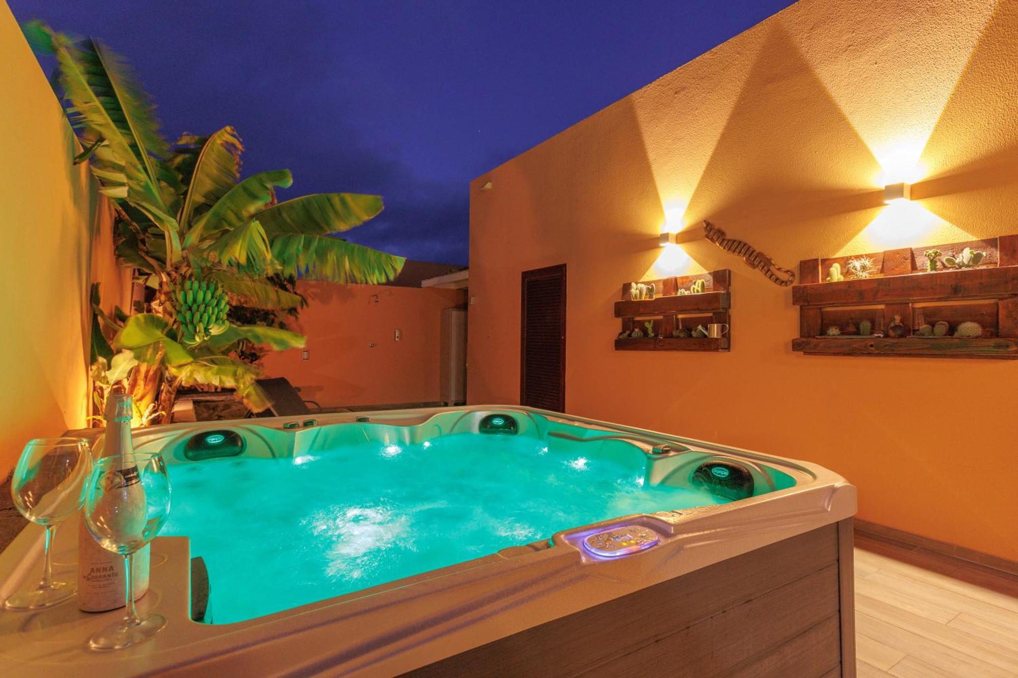 Villa Jacuzzi & Barbecue La Oliva Exteriér fotografie