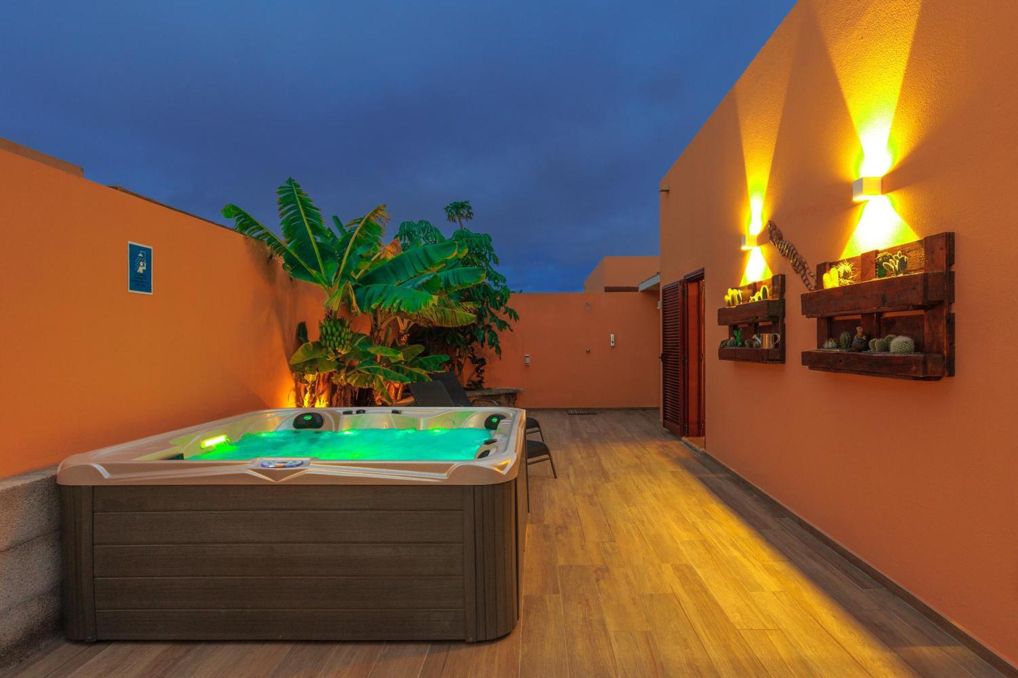 Villa Jacuzzi & Barbecue La Oliva Exteriér fotografie